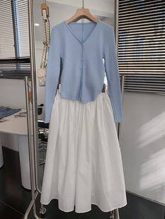1.1斤蓝色长袖V领显瘦针织衫A字高腰半身裙套装时尚休闲洋气K$20