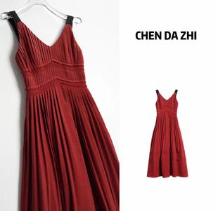 设计感时尚飘带显瘦百褶吊带裙女连衣裙2024春夏复古红色长裙