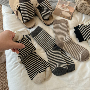 坚果妈咪 条纹羊绒袜子女中筒袜秋冬季加厚保暖黑色羊毛堆堆长袜