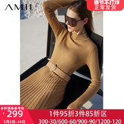 amii2023冬极简纯色配腰带，半高领修身坑条针织长袖长款连衣裙