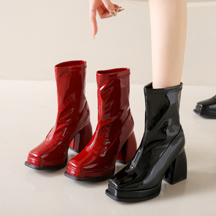 马丁靴女2023年春秋季网红小众高级漆皮短靴粗跟超高跟瘦瘦靴