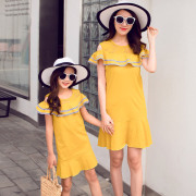 亲子装女童母女装纯棉，短袖t恤黄色亲子班服蕾丝连衣裙子夏装