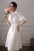 白色纯棉衬衫连衣裙夏长款设计感镂空刺绣高级感收腰，气质法式长裙