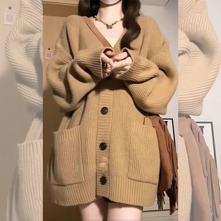 韩国女装23秋冬复古驼色V领针织开衫中长大口袋软糯毛衣外套百搭