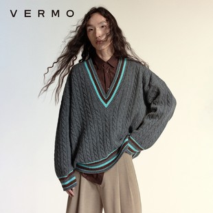 vermo“怀旧”男女同，款复古新派学院，深v领宽松羊毛绞花毛衣
