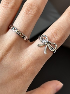 vogueess打结感蝴蝶结戒指开口可调节镂空设计银色，叠带甜酷风指环