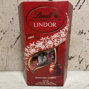 瑕疵品 特卖 瑞士进口Lindt瑞士莲软心牛奶巧克力制品200g