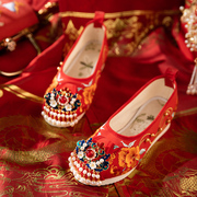 古风婚鞋圆头浅口珍珠复古红色新娘绣花鞋平底中式配秀禾汉服鞋子