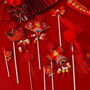 中式传统国风鲤鱼福袋红绒球流苏绣花扇子，中国结新年蛋糕装饰插件