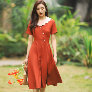 复古收腰显瘦茶歇裙子女，夏季娃娃领设计感小众红色连衣裙法式