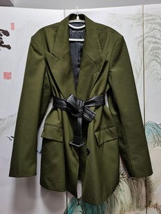 k牌橄榄绿色羊毛，阔版西服外套中长款可系扣可系腰带高品质女