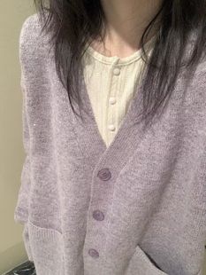 宽松慵懒风紫色毛衣外套女春秋季2024V领针织开衫高级感上衣