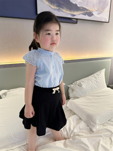 0-4岁 欧美~尾一点点 女童清爽的蓝色梭织版型洋气蕾丝拼袖小上衣