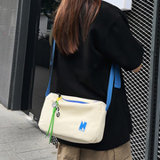 休闲斜挎女日系运动背包男百搭上班通勤包尼龙帆布单肩小包健身包