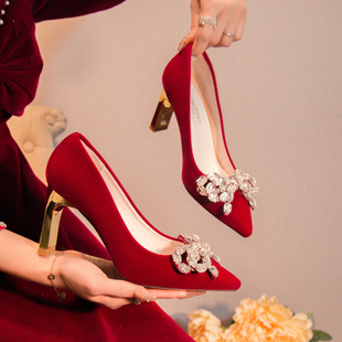 红色婚鞋女秋冬粗跟秀禾婚纱，两穿中式新娘高跟鞋高级感不累脚