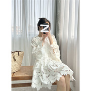 法式复古水溶蕾丝连衣裙白色圆领刺绣镂空喇叭袖短裙