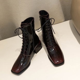 复古方头酒红色中高跟，短靴冬季骑士靴系带，粗跟欧美马丁靴短筒