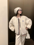 秋冬韩版宽松显瘦拼接设计感白色毛毛外套，女棒球服