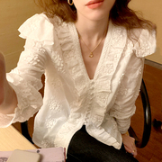 韩国chic法式甜美V领重工刺绣花朵木耳边拼接单排扣宽松长袖衬衫