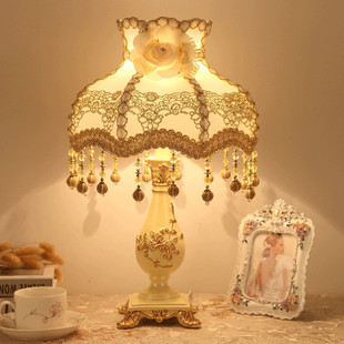 欧式卧室台灯ins少女床头灯，结婚礼物婚房创意，复古公主小奢华