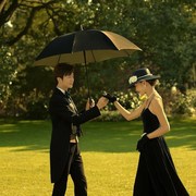 浪漫赫本婚纱摄影道具礼帽法式蕾丝伞复古外景拍照手拿英文书道具