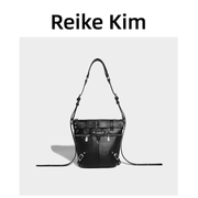 Reike Kim时尚潮流暗黑铆钉重工机车包真皮水桶包单肩斜挎包包女