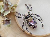 胸针水晶蜘蛛玫瑰石英，珠熔岩紫色
