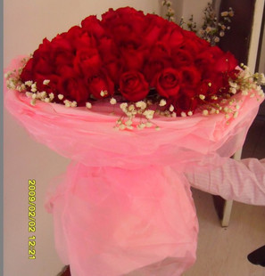99朵红玫瑰花束 上海实体鲜花店 生日鲜花 恋情送花 网上订花
