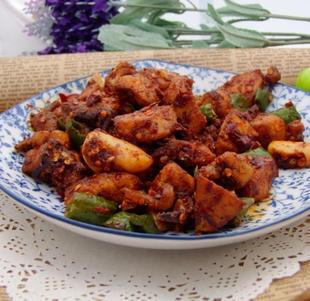  农家自制私房菜 青椒火爆辣子鸡丁香辣零嘴 香辣肉无添加150克