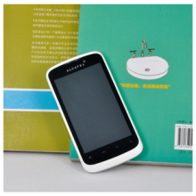Alcatel/阿尔卡特 OT-979Hello Kitty版4寸电容屏 安卓2.3 智能