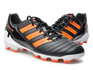  Adidas 男式 足球鞋 V23600 B