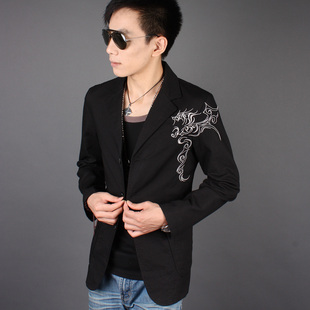  秋装飞龙绣花单排扣休闲西装D－WOLVES/与狼共舞男士修身西服
