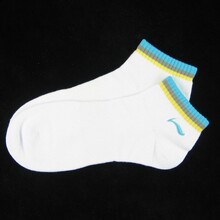 【银冠体育】李宁 专柜正品 女式运动棉袜 短筒袜 AWSE062-1