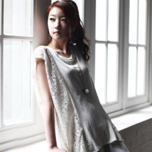 2012新款<span class=H>韩国</span>正品女装夏装<span class=H>拼接</span>休闲圆领短袖<span class=H>蕾丝</span><span class=H>衫</span>SZ 思维鱼