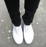 白球鞋(白球鞋)青岛环球国货，复古球鞋飞跃同系列白网鞋帆布鞋军训鞋