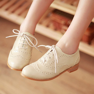  秋冬新款复古英伦纯色圆头深口系带平跟单鞋女士鞋雕花牛津鞋
