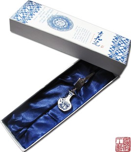  文渊阁 特色工艺品 外事礼品 青花瓷荷花瓶 吊坠书签 配礼盒 特价
