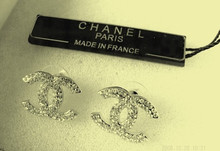 Contador dinero!  Chanel / Chanel pendientes de diamante doble
