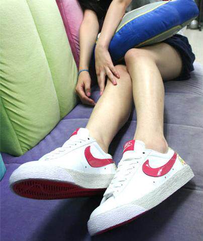  耐克NIKE 女鞋