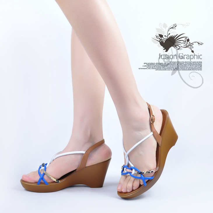 <em>女鞋</em>罗马鞋纳妮雅特惠-欧典浪漫 千层底绣花养