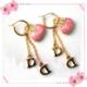 可爱粉红镶钻包包耳环