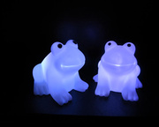 青蛙七彩小夜灯七彩变色灯 地摊畅销创意 新奇特套圈玩具