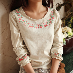 甜美碎花下摆蕾丝...