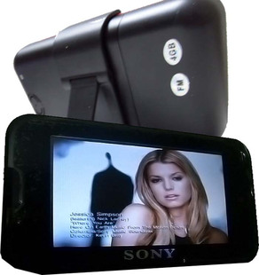 �ʹ��ؼ�4G�ڴ�4.3����Ļֱ��RM/RMVB/AVI��ʽ��FM����MP5  ��������:275Ԫ �������:77����