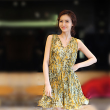 连衣裙   2012新款 韩版时尚碎花无袖 雪纺气质女装 5811