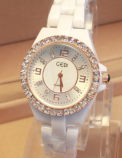  韩物志 时尚 超多明星喜爱 陶瓷白表带 水钻女士手表