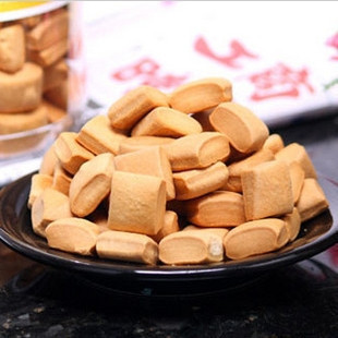  台湾进口食品 零食 特产 鲜奶长松口袋饼干 黑糖口味30g 特价