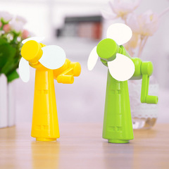 卡通叮当猫迷你掌上手动手摇小风扇 学生便携随身儿童玩具电风扇