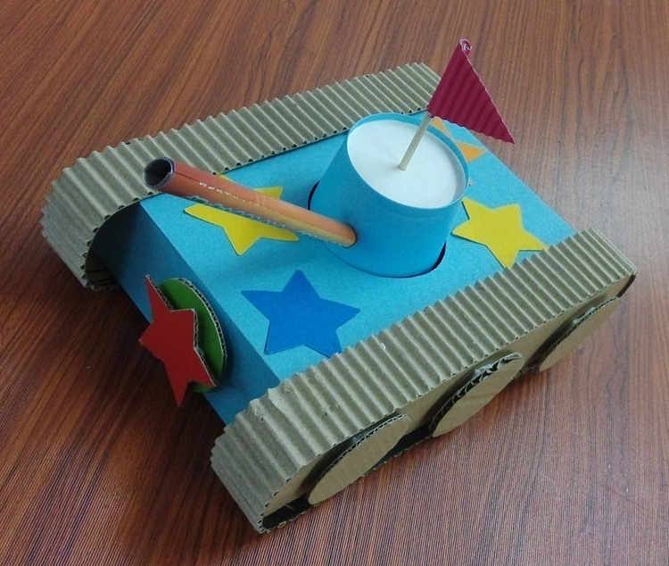 废物利用环保自制儿童手工瓦楞纸diy飞机坦克