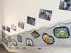 地中海风格幼儿园作品吊饰照片，墙面布置挂件，吊顶装饰品渔网相片墙